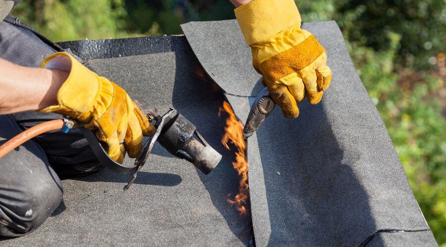 Professional gutter cleaning in Saucier, MS